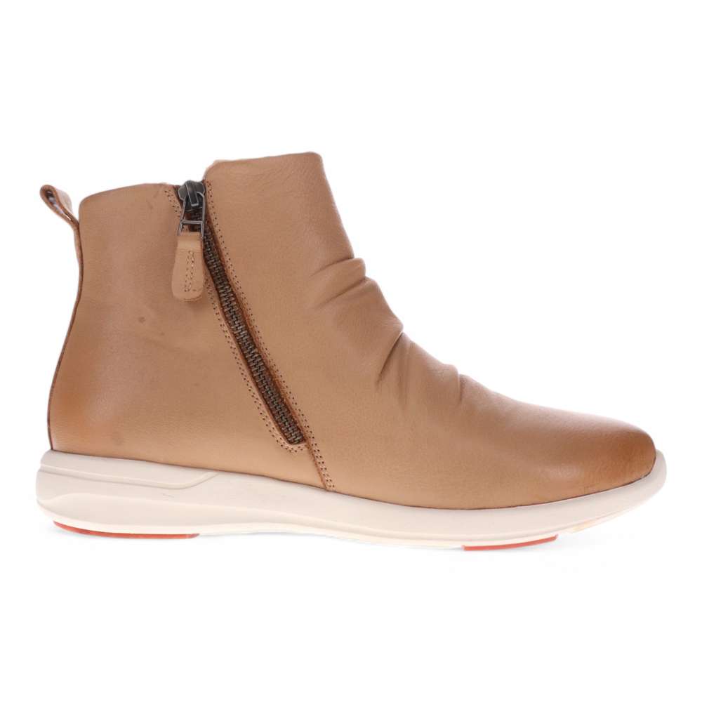 Nina II Boot - Fawn
