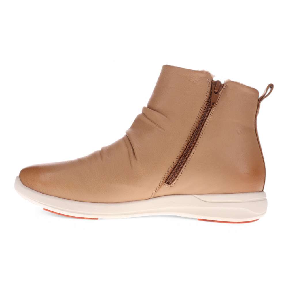 Nina II Boot - Fawn