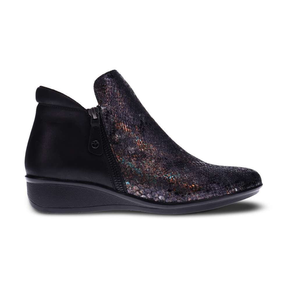 Damascus Boot - Black Metallic Python/Onyx