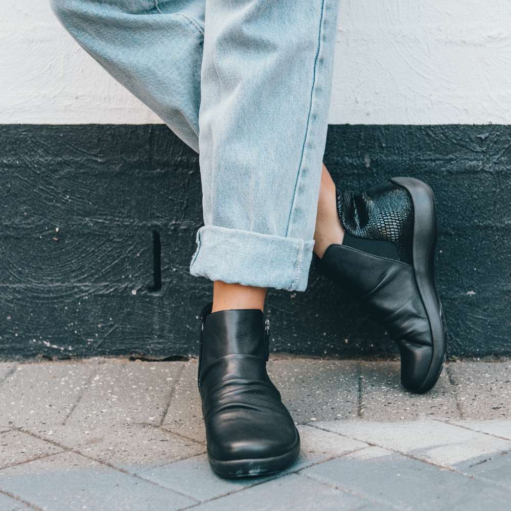 Salzburg Bootie - Black Lizard