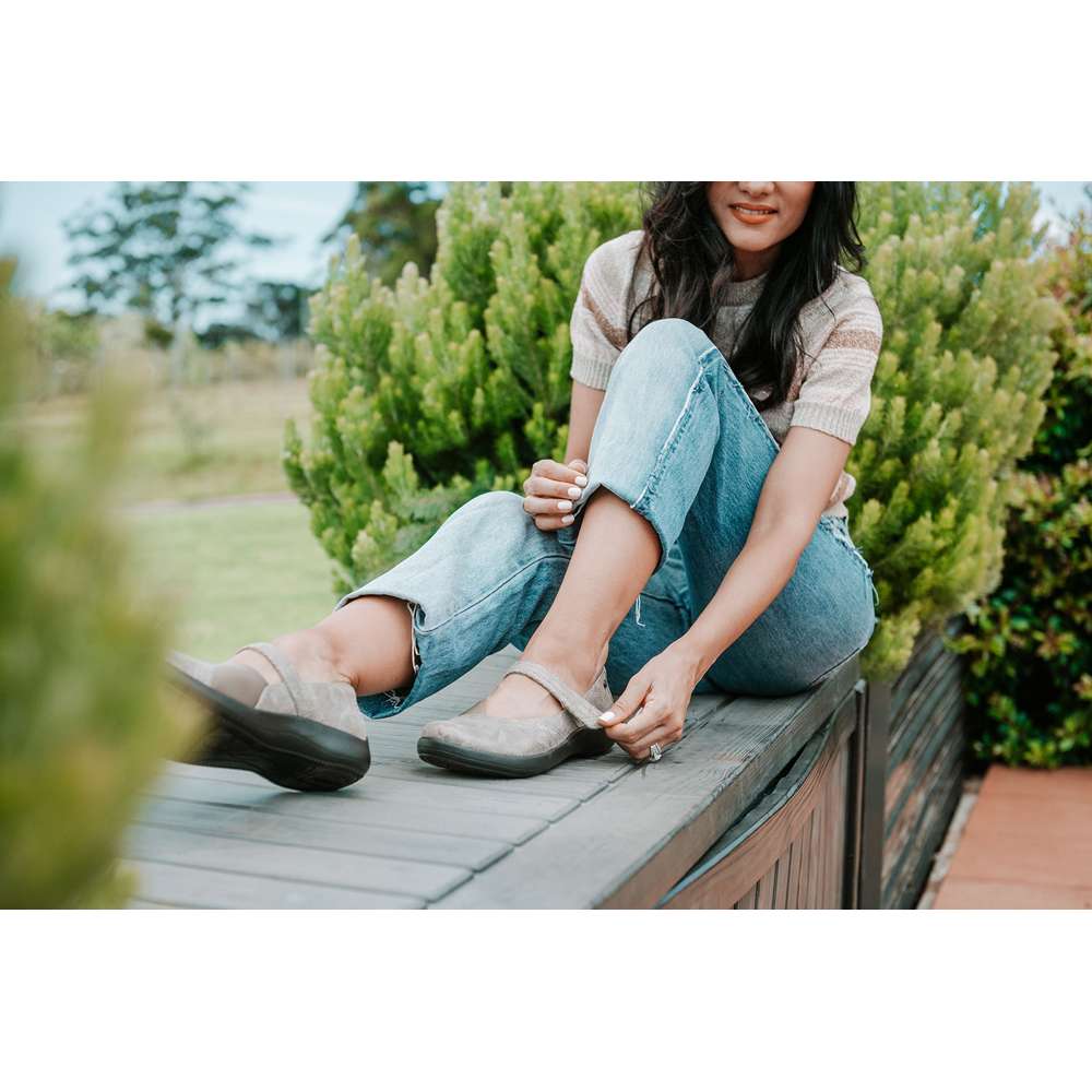 Timaru Mary-Jane - Champagne Angle