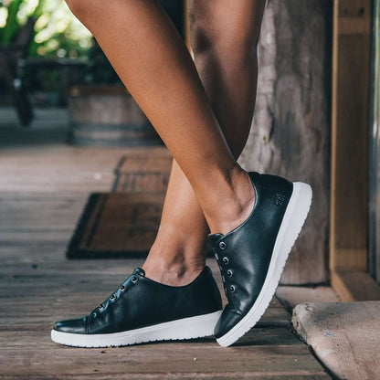 Bingo Elastic Lace Sneaker - Navy