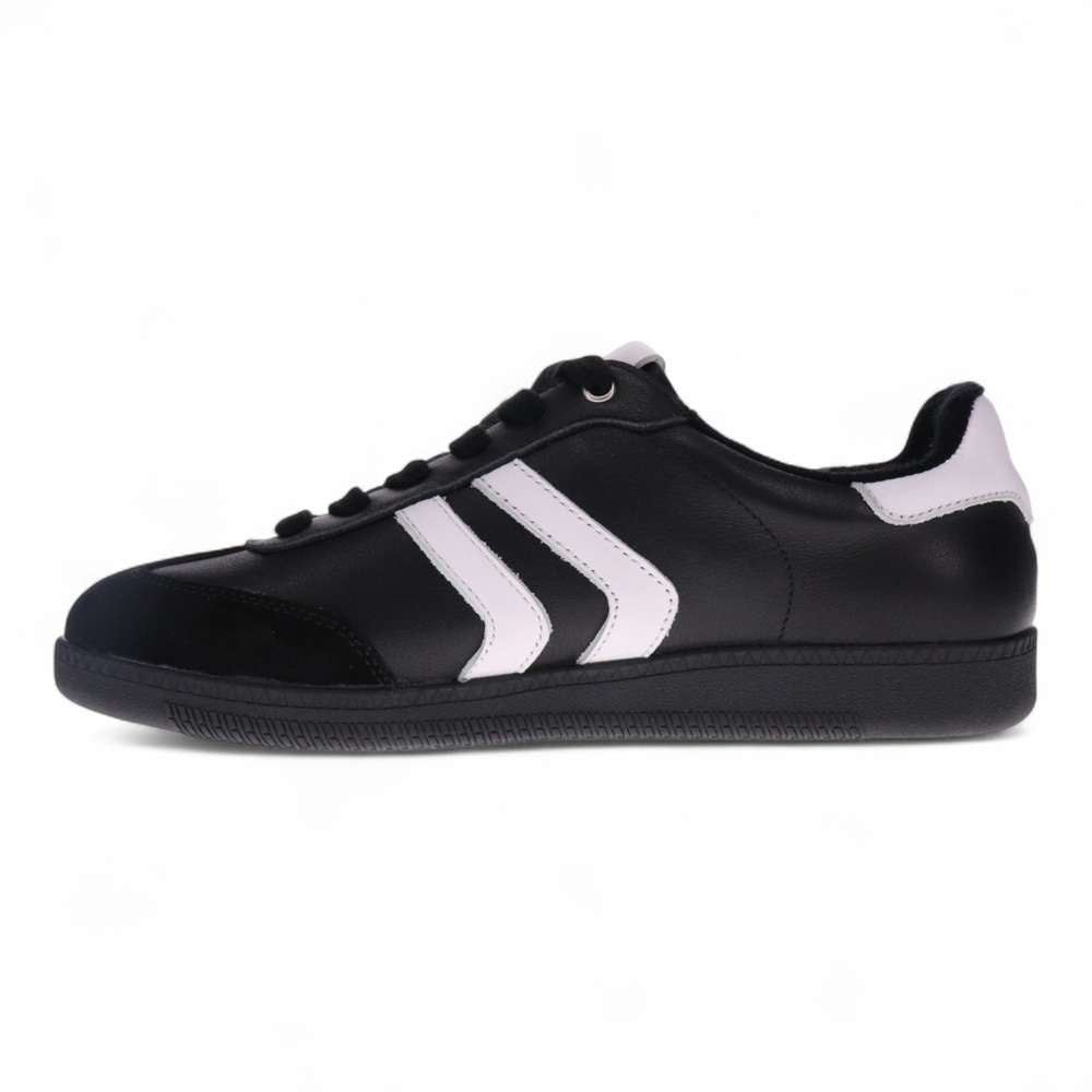 Ramona Sneaker - Black/White